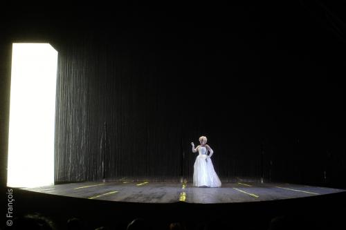 Anna Samuil, La traviata, mise en scène Peter Mussbach. Festival d'Aix en Provence 2004