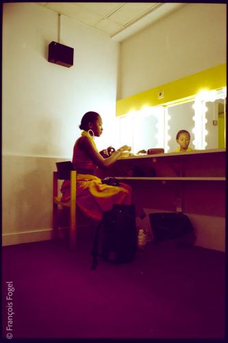 Djeneba Koné. Antigone. Mes Sotigui Kouyaté. Théâtre de la Commune 1999