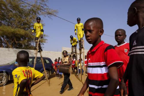 Les échassiers Afuma (Togo) au Festival Djaram'art (Sénégal) 2024