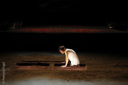 Valérie Lang. Electre. Mes Stanislas Nordey. Théâtre National de Bretagne 2005