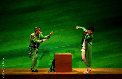 Le balcon, Jean Genet - Peter Eötvös, Mise en scène de Stanislas Nordey. A. Arapian et A. Cook. Festival d'Aix en Provence 2002