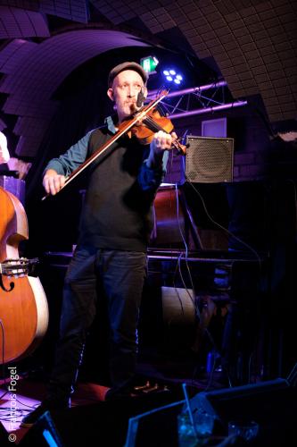 Jean-Baptiste Frugier, violonJean-Charles Bavouzet, contrebasse