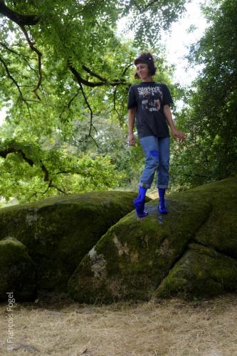 Justine Lou Dhouailly dans Des fois je dis n'importe quoi, festival du Nombril du monde 2024