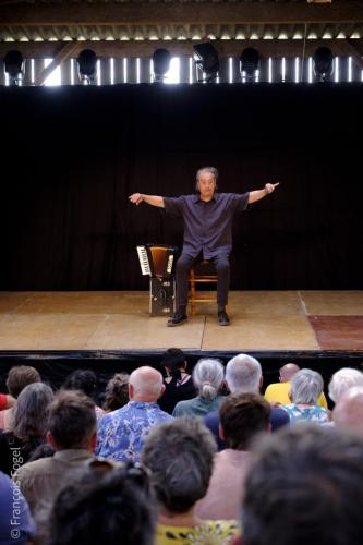 Daniel L'Homond dans L'accent fantôme